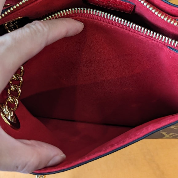 Authentic LOUIS VUITTON Surrene BB bag in Cherise / Red - Picture 9 of 12